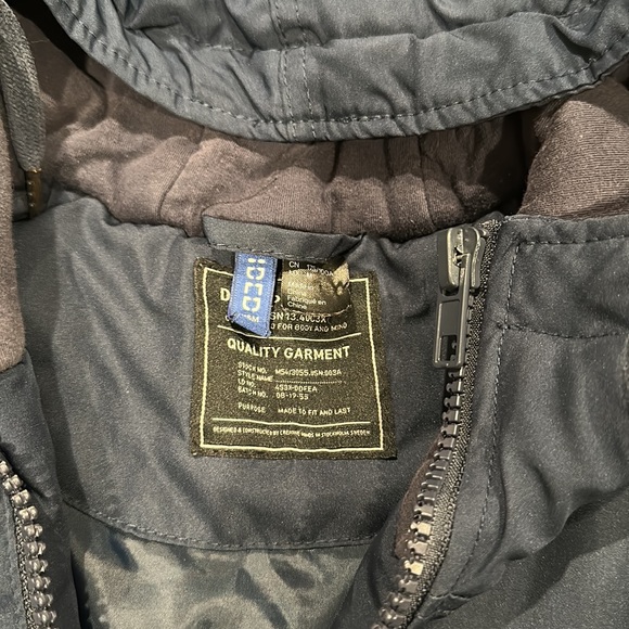 H &M - Picture 4 of 5